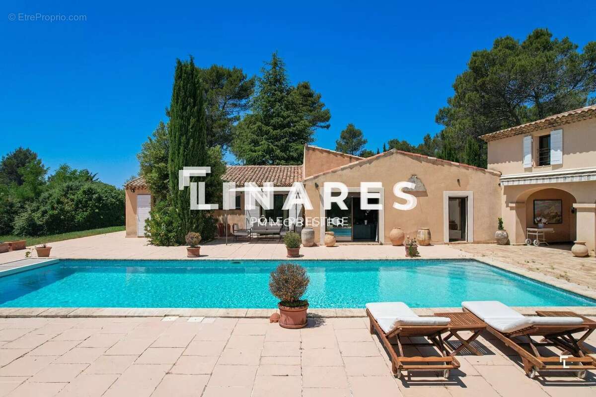 LA BELLE - Propriété de 457m2 - Vue Sainte-Victoire - Piscine et Dépendance - Saint-Marc de Jaumegarde - photo 25