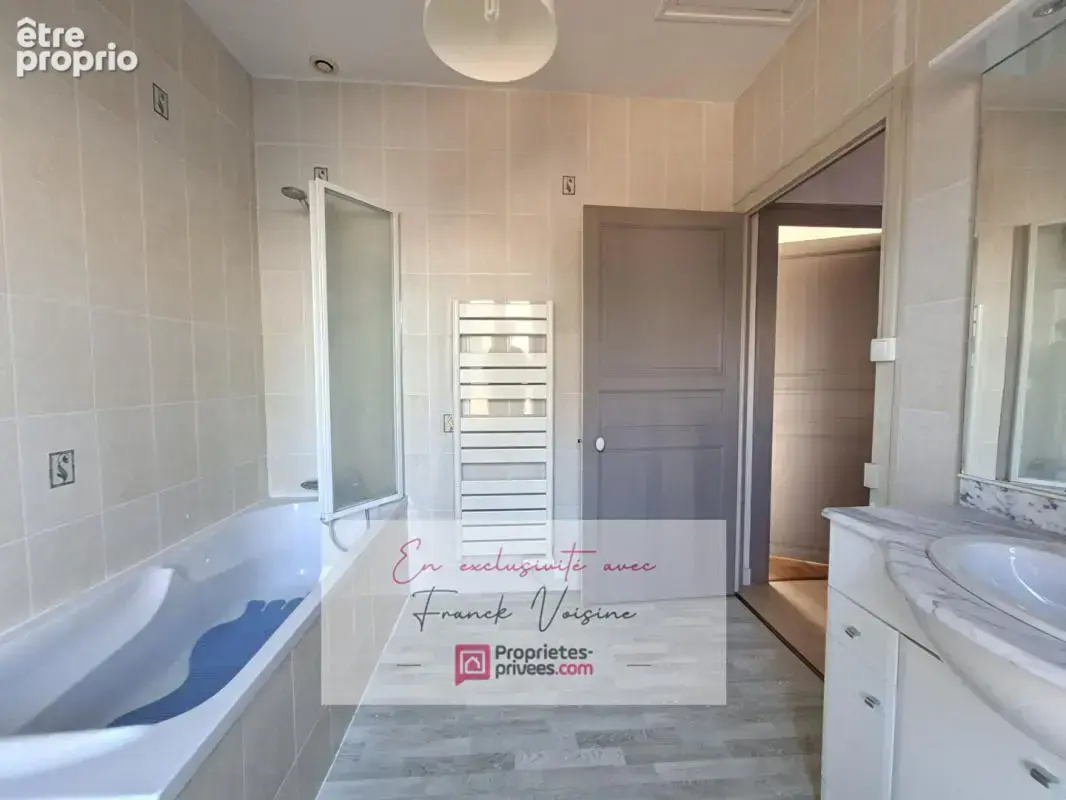 A VENDRE en EXCLUSIVITE à Vendrennes, centre bourg, maison de 100 m2 env avec 2 chambres et 1 bureau sur une parcelle de 497 m2 - photo 6