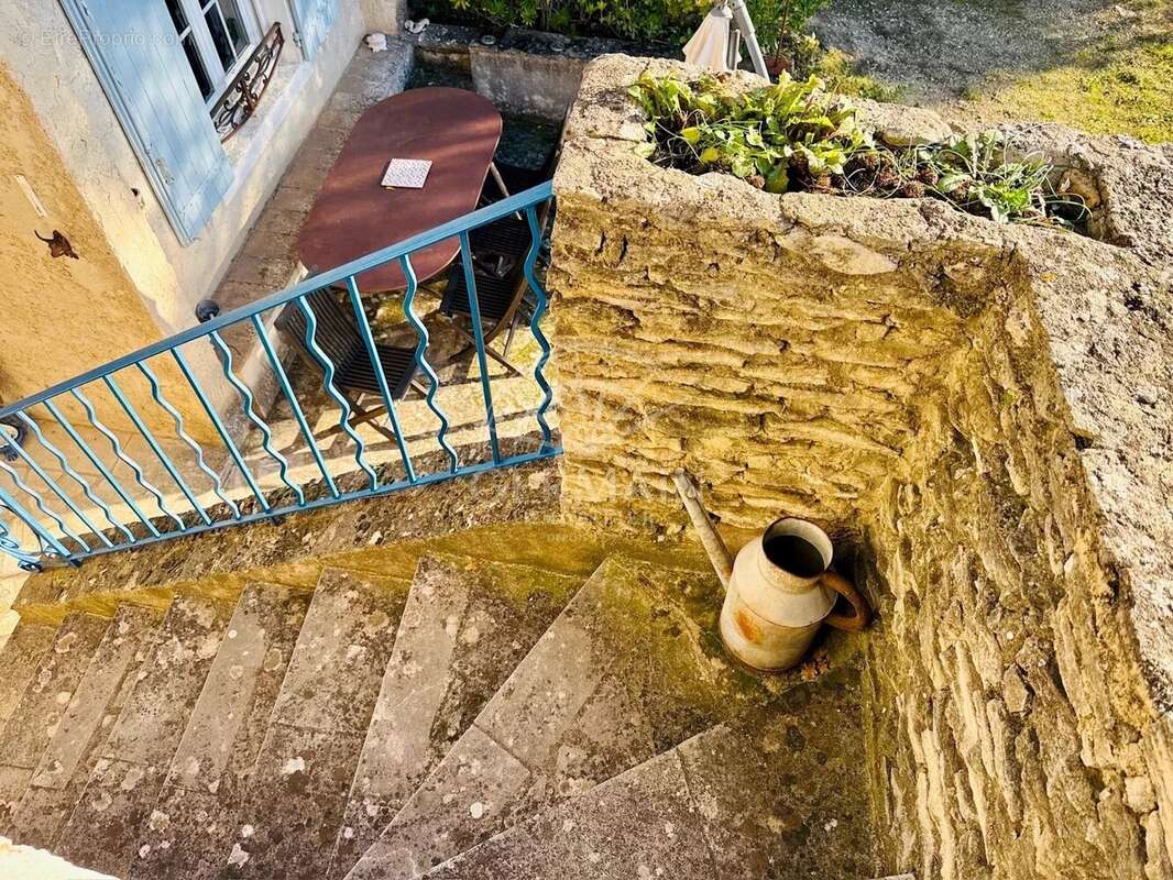 Maison à L'ISLE-SUR-LA-SORGUE