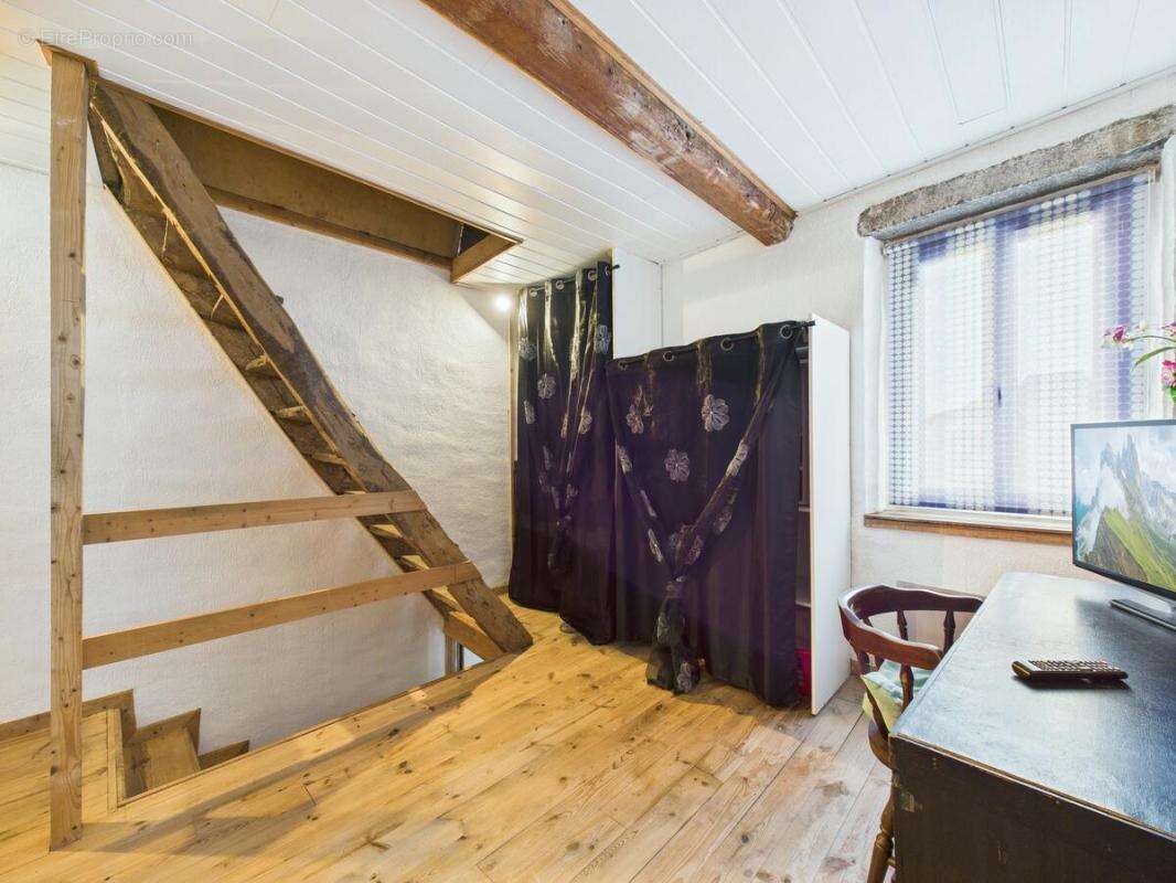 Maison à VOLVIC