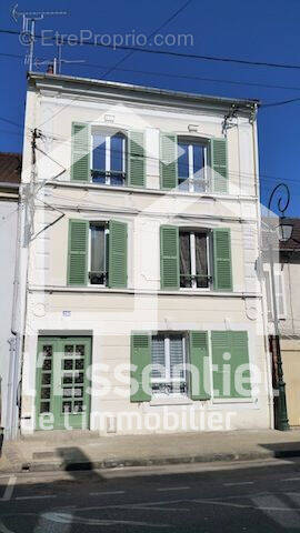 Appartement à VAUX-SUR-SEINE