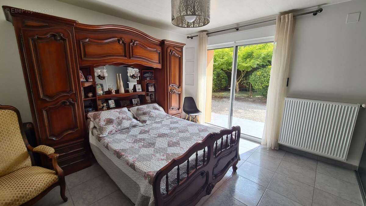 Maison à AMBARES-ET-LAGRAVE