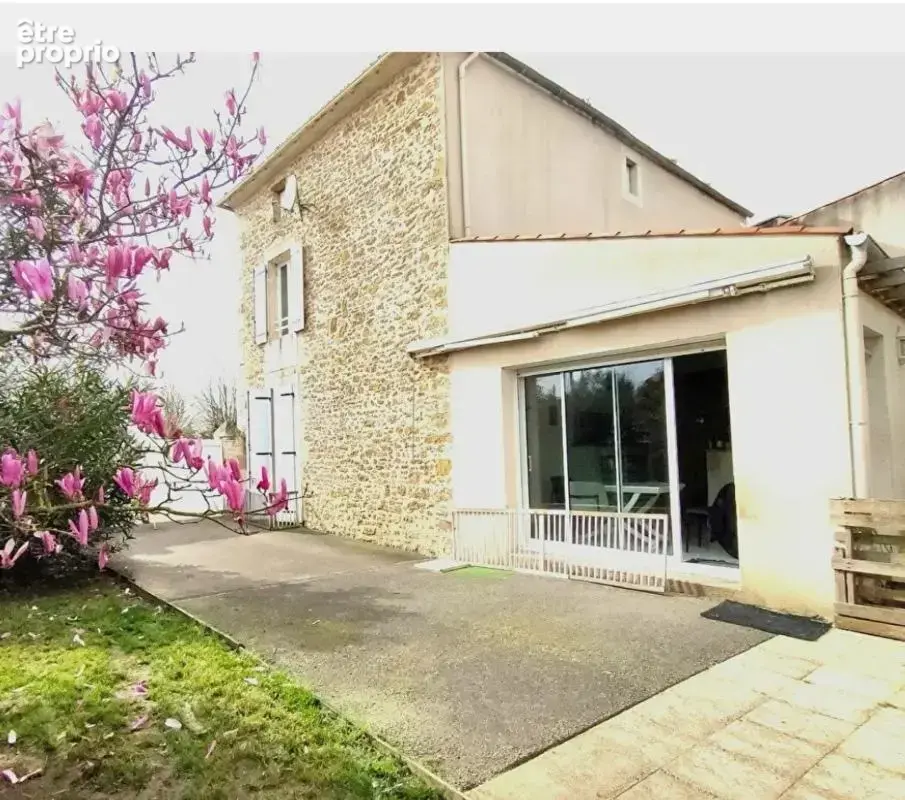 Maison à MOUTIERS-SUR-LE-LAY