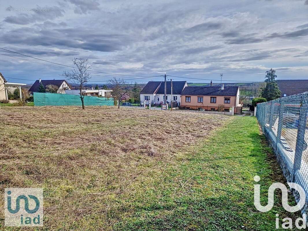 Photo 5 - Terrain à LAROCHE-SAINT-CYDROINE