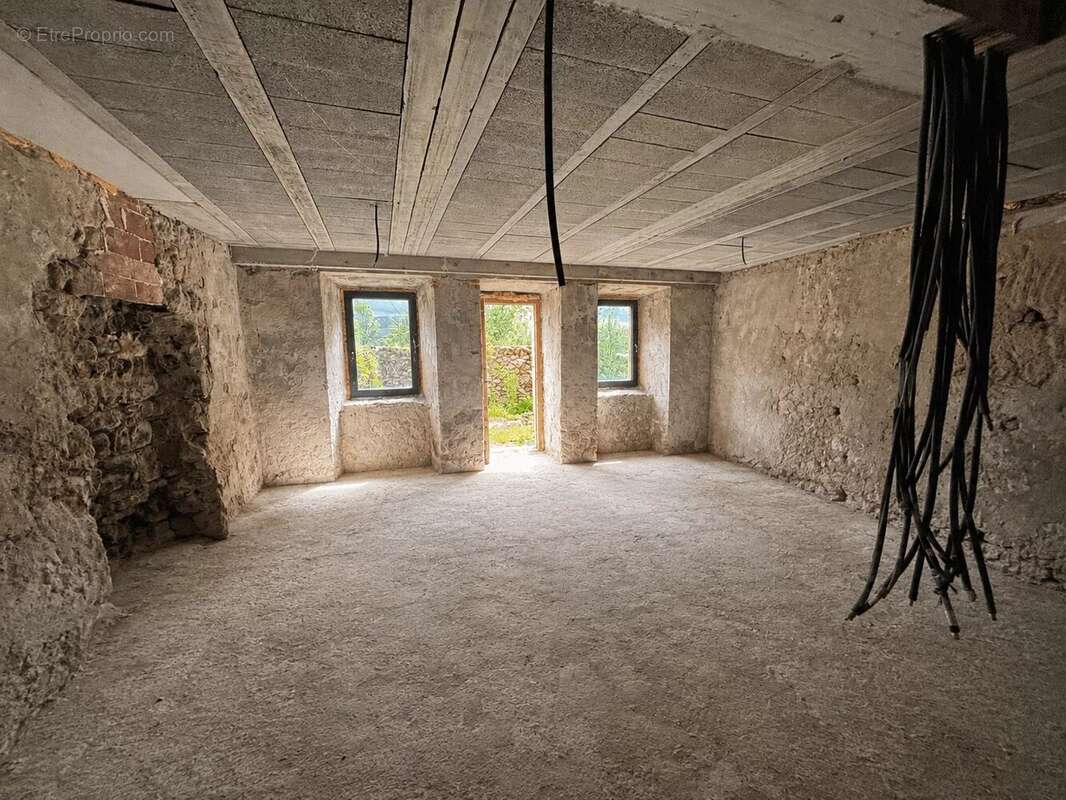 Exclusivité - plateau à aménager avec extérieur - photo 4