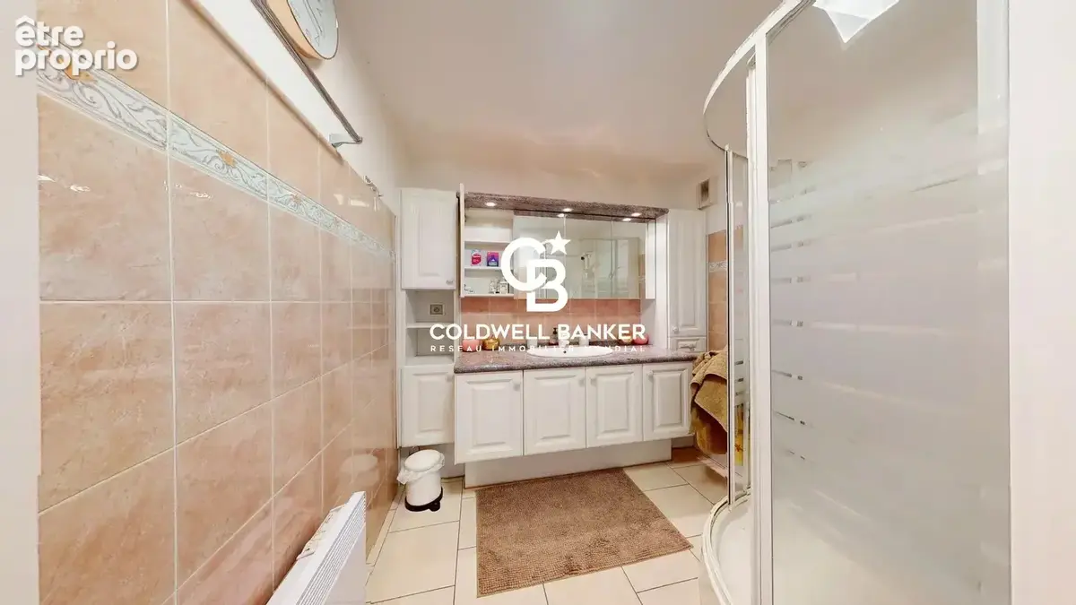 Spacieux appartement avec terrasses et double garage, à deux pas du port et des plages - photo 18