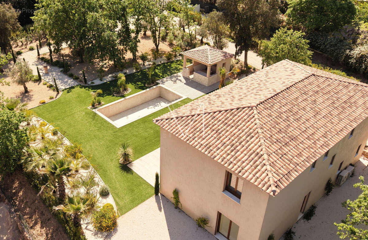 Maison à PLAN-DE-LA-TOUR