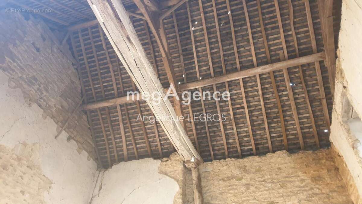 Garage/Ferme /Grange à rénover Alençon secteur Ouest - photo 5