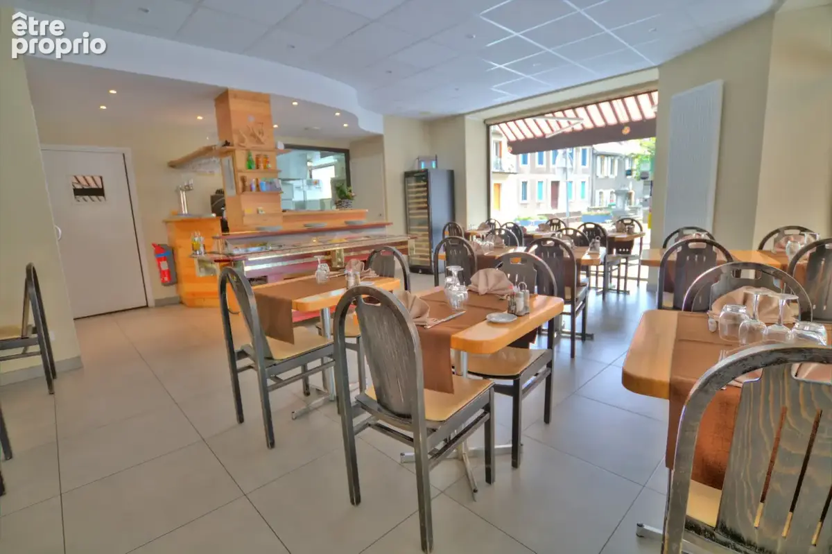 Luchon. Hypercentre. Fonds tout commerces dont restauration - photo 4