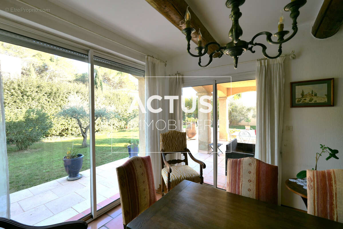 Maison à PELISSANNE