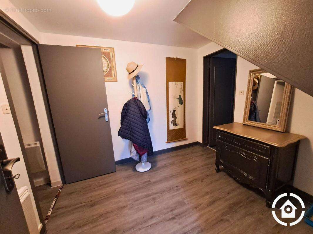 Maison sur sous sol - 3 chambres - jardin - garage - photo 13