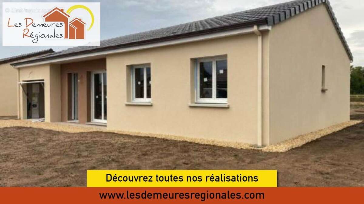 Terrain à VEYRE-MONTON