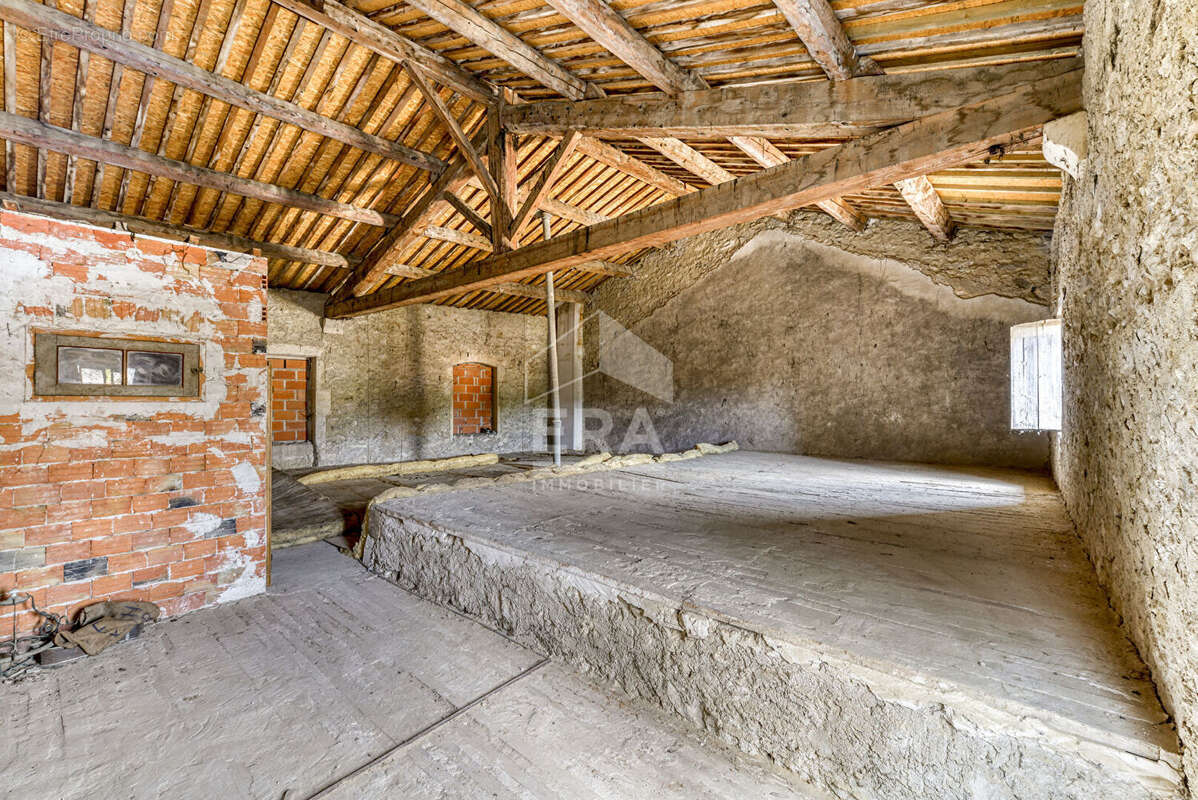 Maison à MOUSSAN