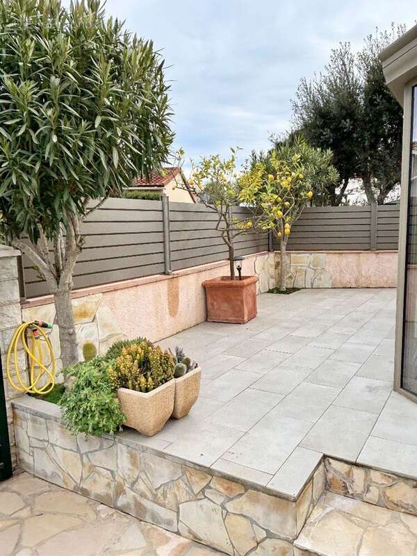 Maison à ROQUEBRUNE-SUR-ARGENS