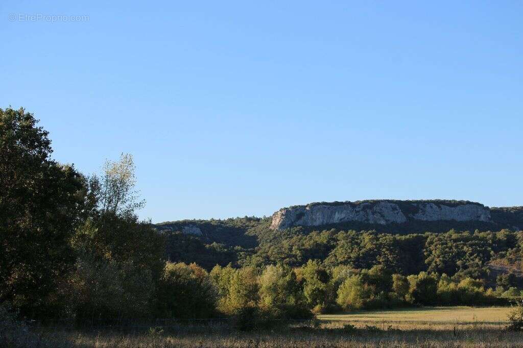 Terrain à VALLON-PONT-D'ARC