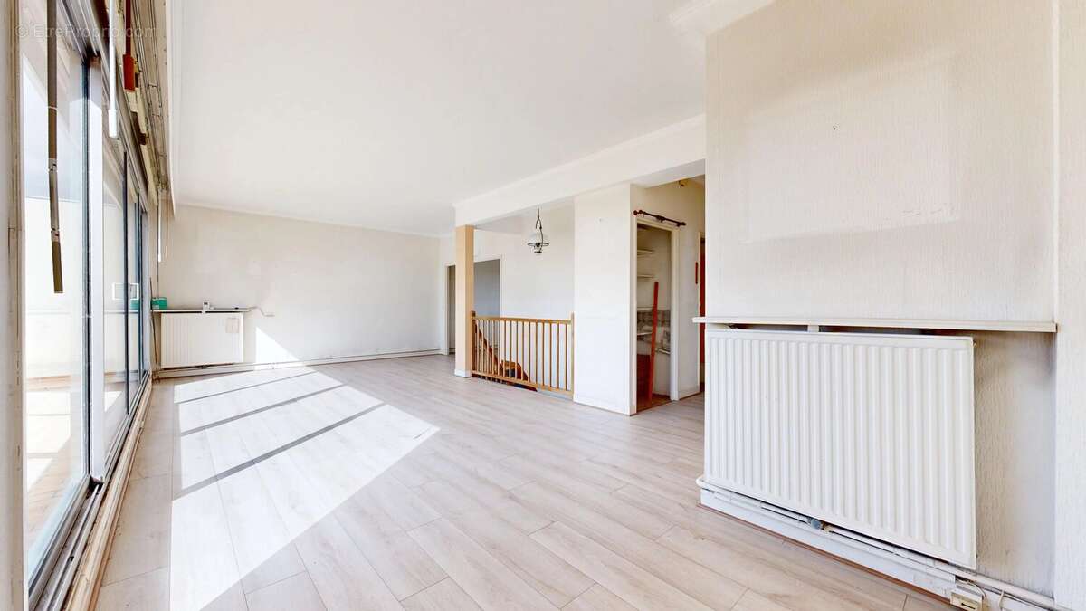 Appartement 116 m² à Gagny  - photo 4