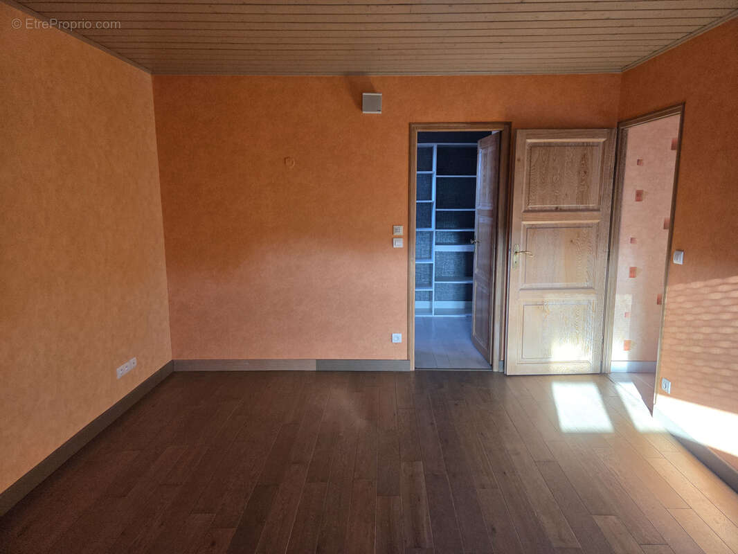 Appartement à ETALANS