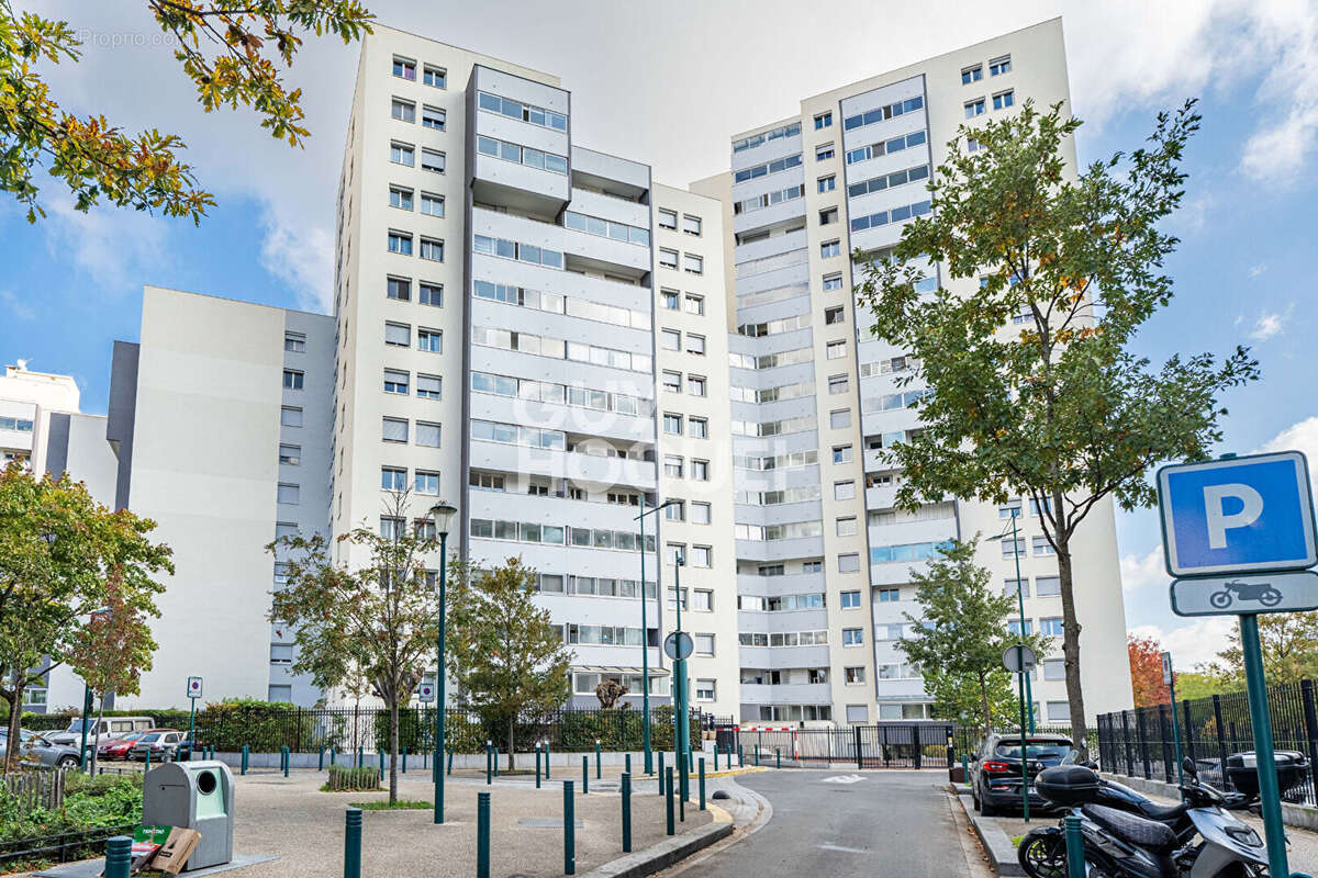 Appartement à GENNEVILLIERS