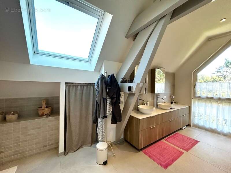 Maison à CONTAMINE-SUR-ARVE