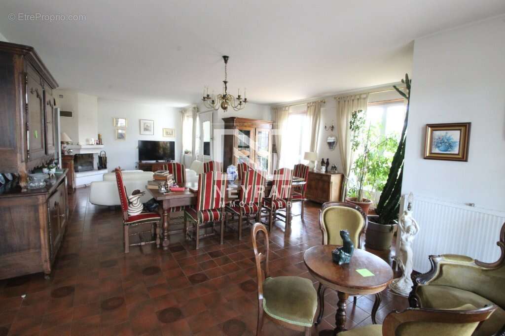 Maison à PIERRE-DE-BRESSE