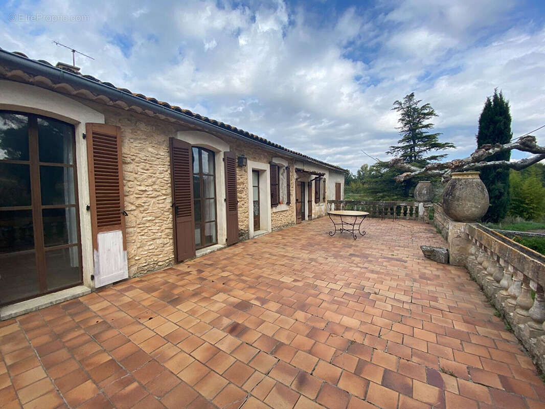 Maison à MENERBES