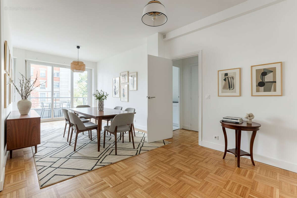 Appartement à NEUILLY-SUR-SEINE