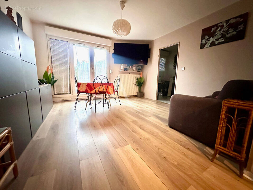 Appartement à LOGNES