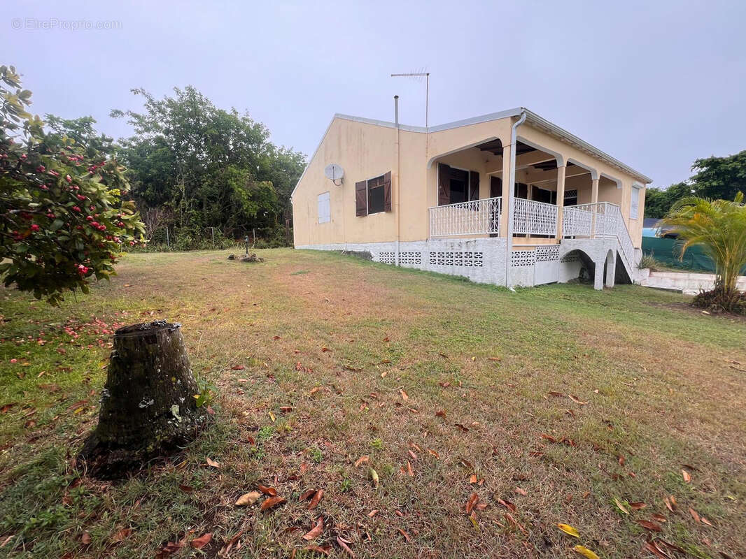 Maison à PETIT-CANAL