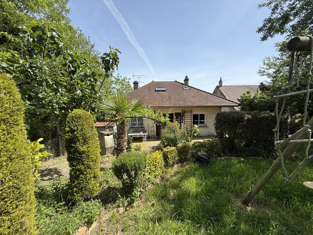 Maison à JOUY-LE-MOUTIER