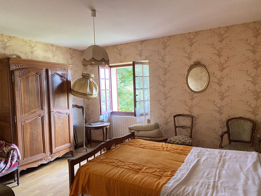 Maison à CHAMPAGNAC-DE-BELAIR