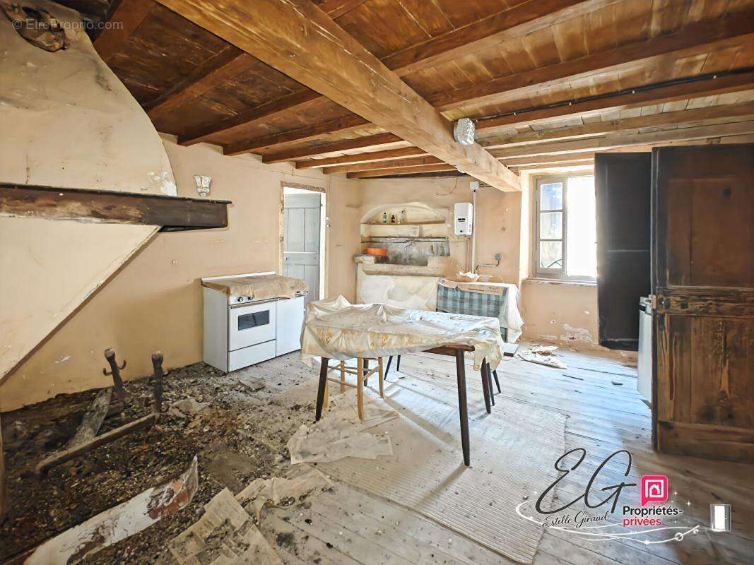 Maison Caunes Minervois à rénover :  2 chambres, atelier à rénover - photo 3