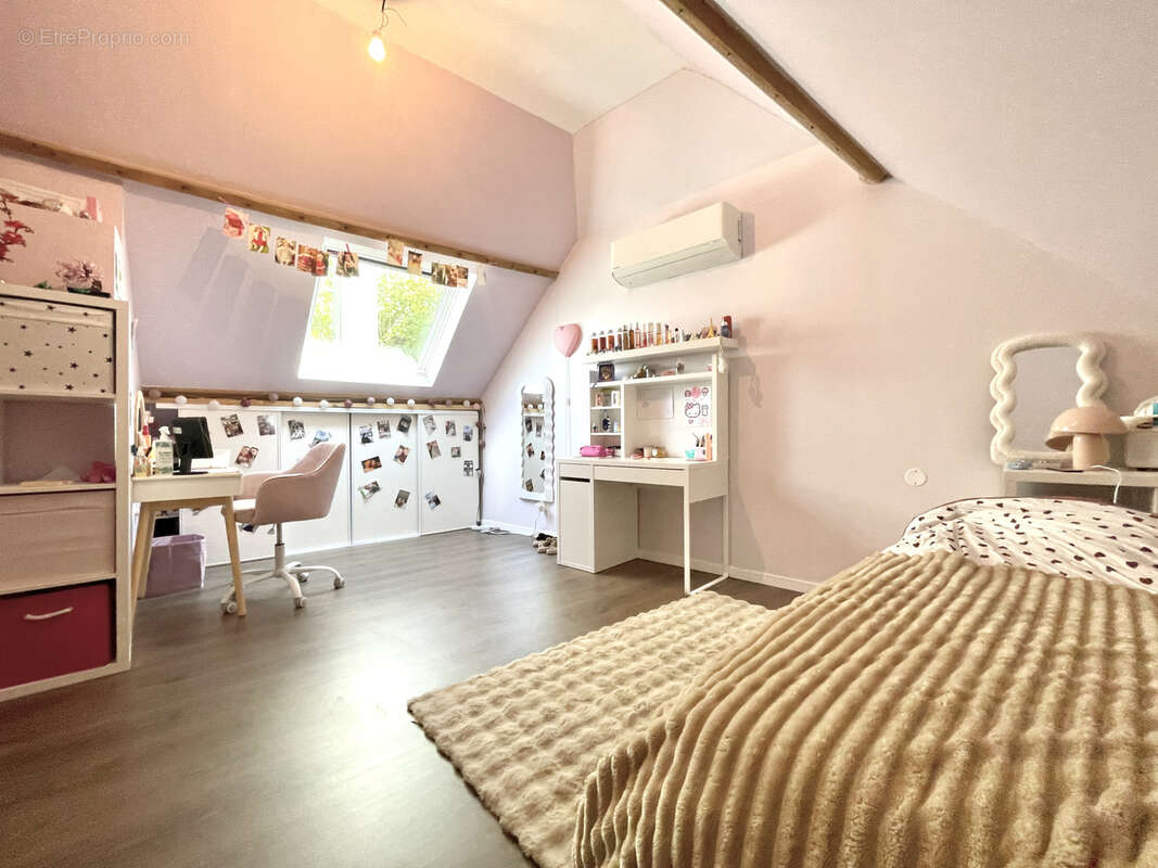Maison avec beaux volumes - 3 chambres - garage et jardin - photo 12