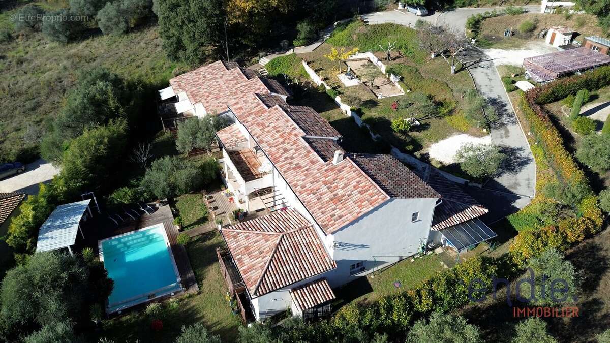 Maison à LA GARDE-FREINET