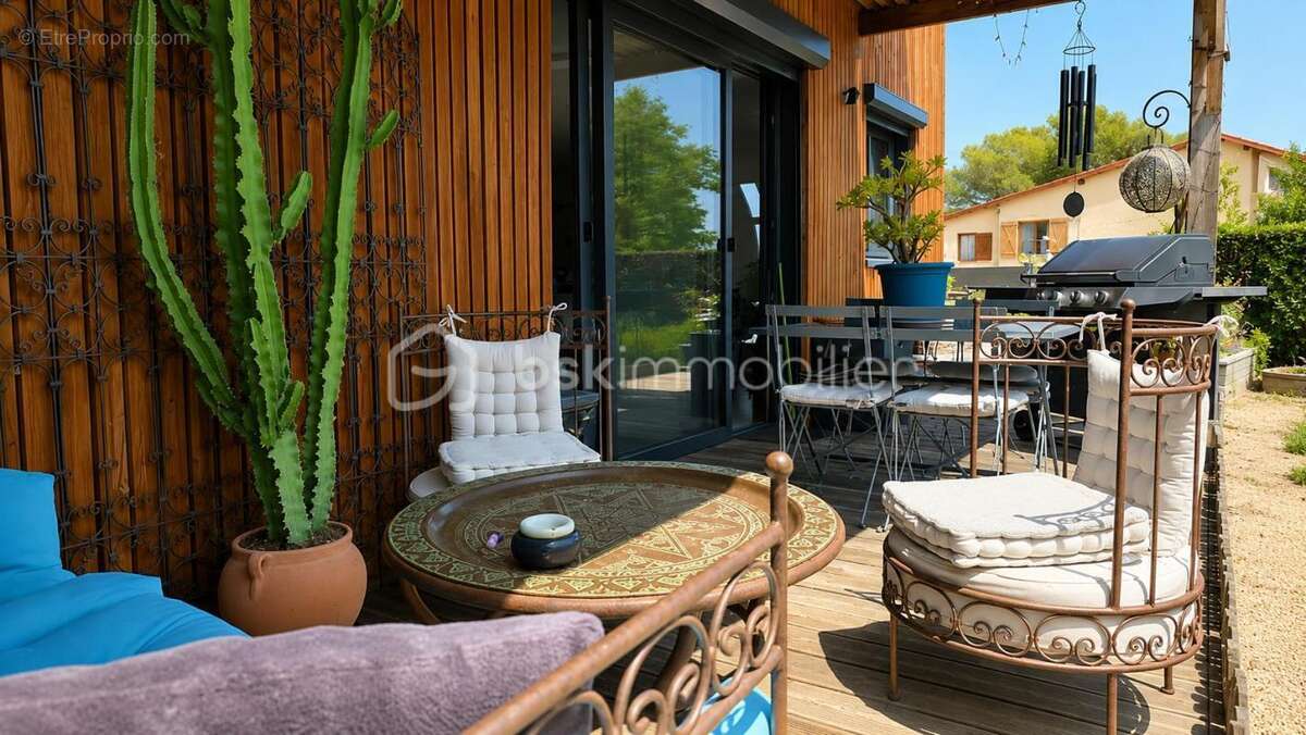 Maison à LE CASTELLET