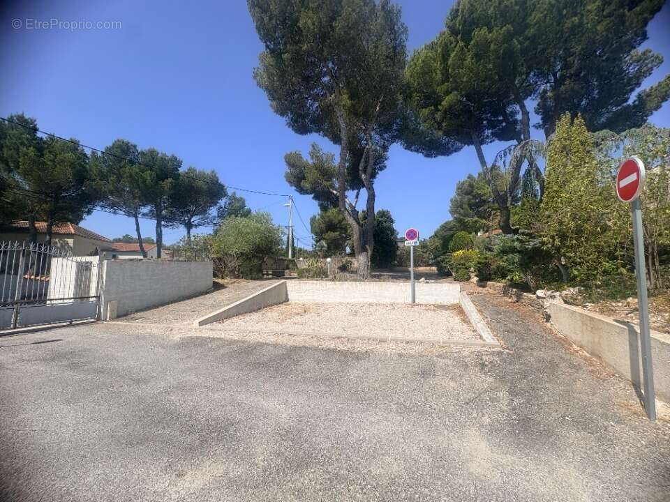 Terrain 407 m² à Ensues-La-Redonne  - photo 2
