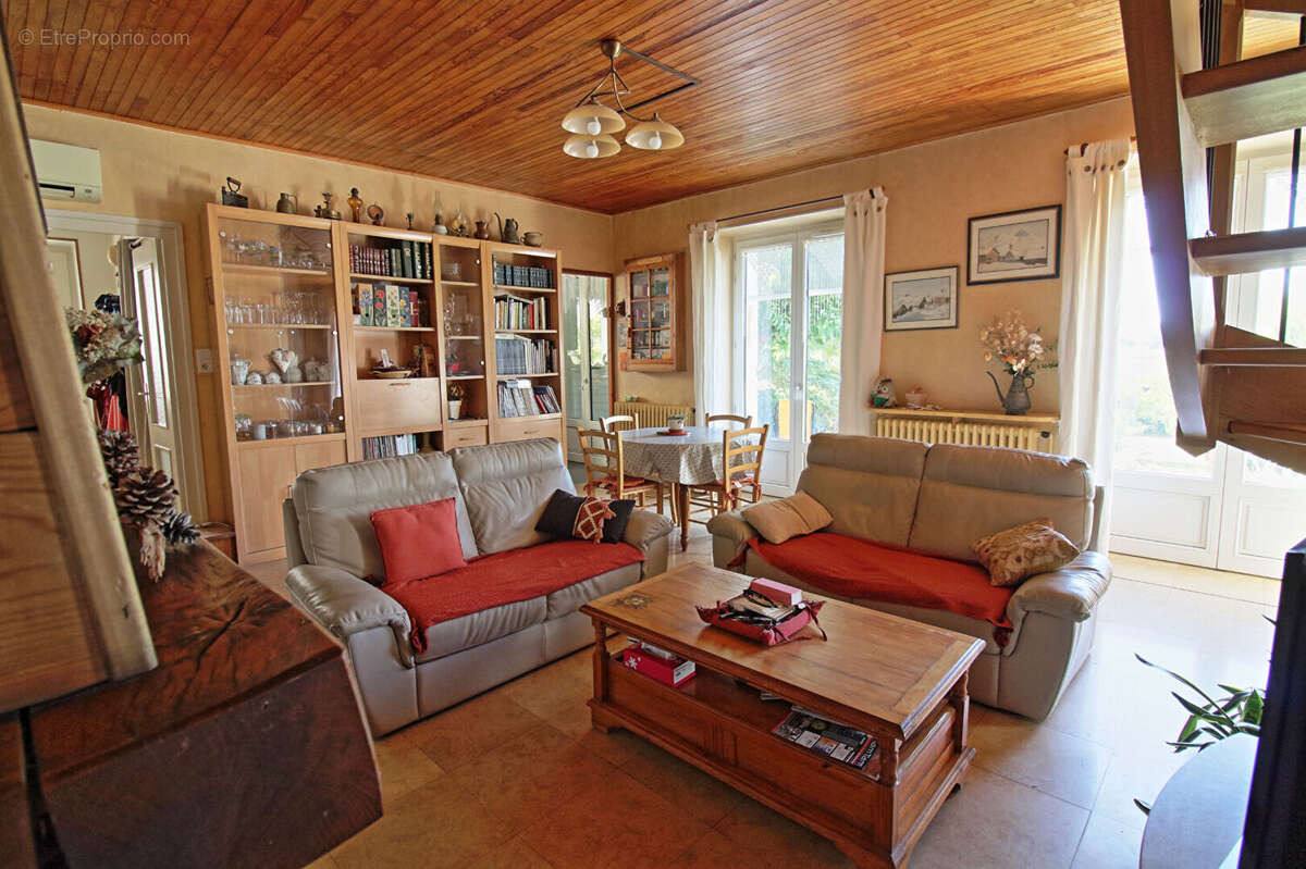 Maison La Cote Saint Andre 5 pièce(s) 158 m2 - photo 8
