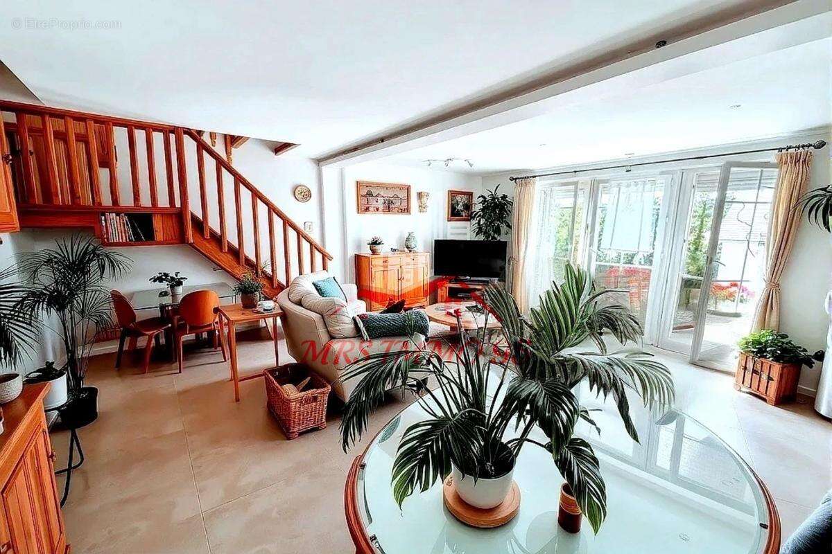 Appartement à SAINT-LEU-D&#039;ESSERENT