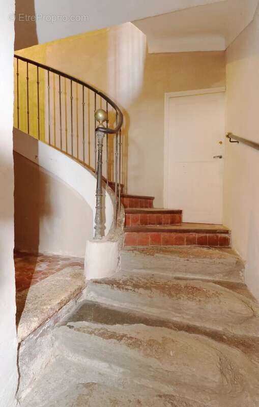 Maison à SAINT-SATURNIN-LES-APT