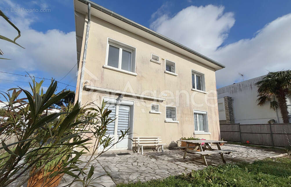 Maison   Deux appartements   Foncillon Royan - photo 21