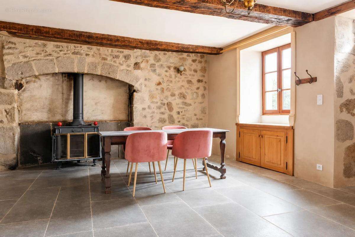 Maison à AUZANCES