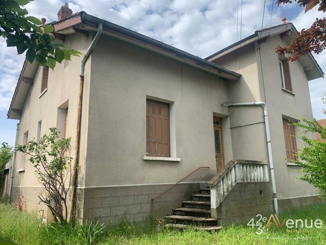 Appartement à VEAUCHE
