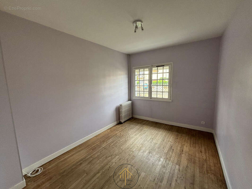 Maison de plain-pied - 140 m2 - 6 chambres - terrain clos - photo 8