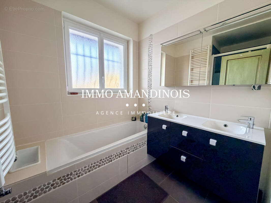 Maison à SAINT-AMAND-LES-EAUX