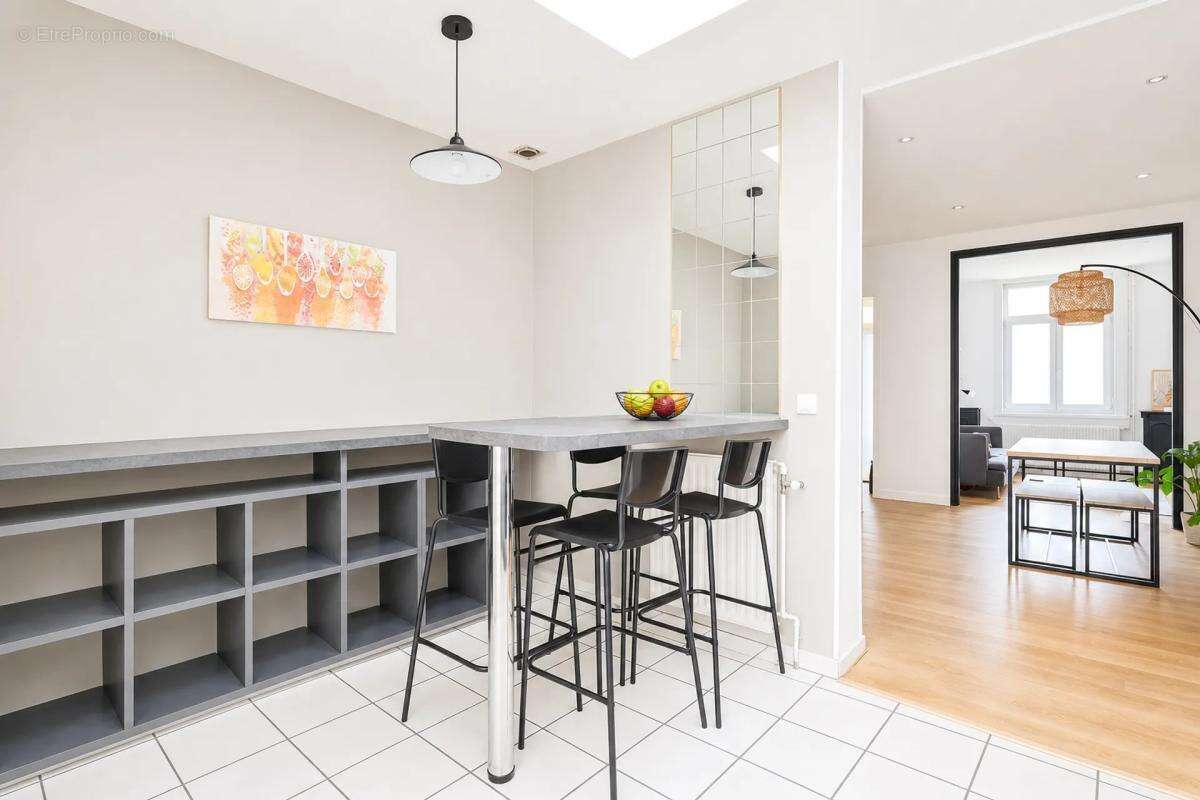 Maison louée 5 pièces 97 m² à Tourcoing - photo 6