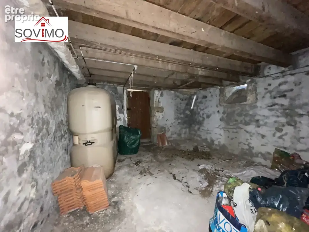 Maison de ville à rénover : jardin, garage et beau potentiel - photo 26