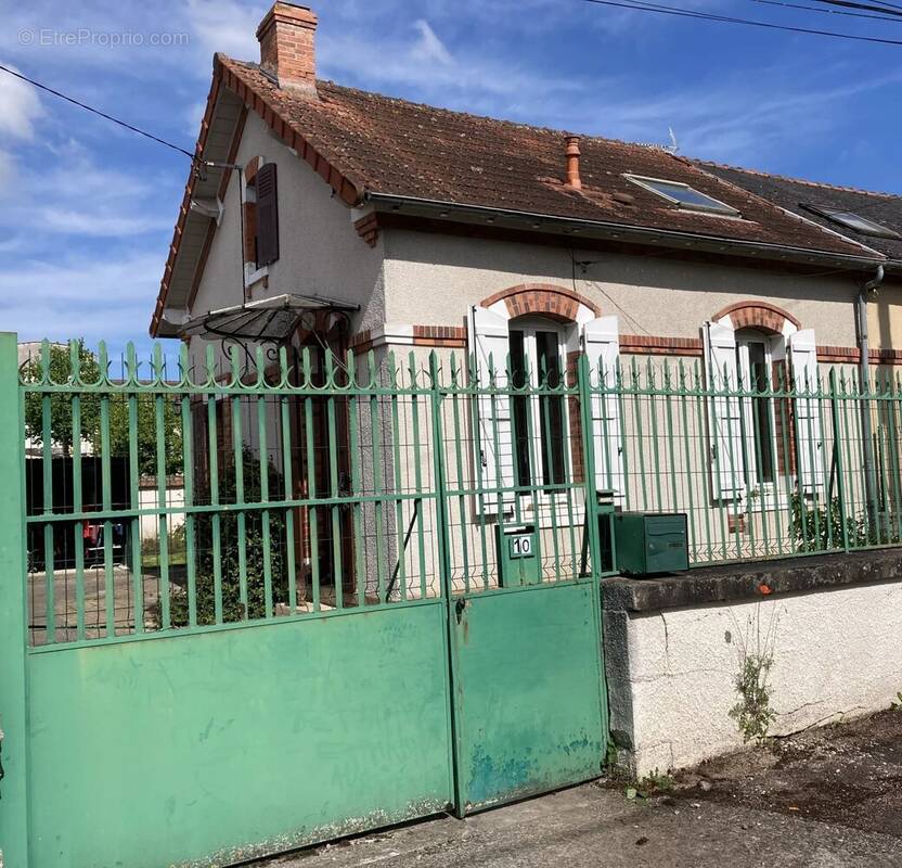 Maison à COSNE-COURS-SUR-LOIRE