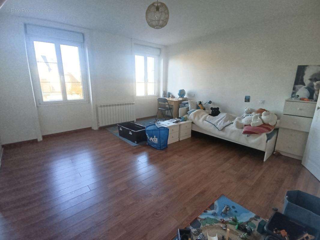 Maison à CHANTENAY-VILLEDIEU