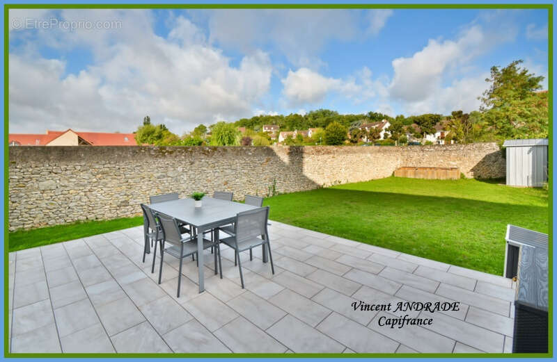 Maison à BRIERES-LES-SCELLES