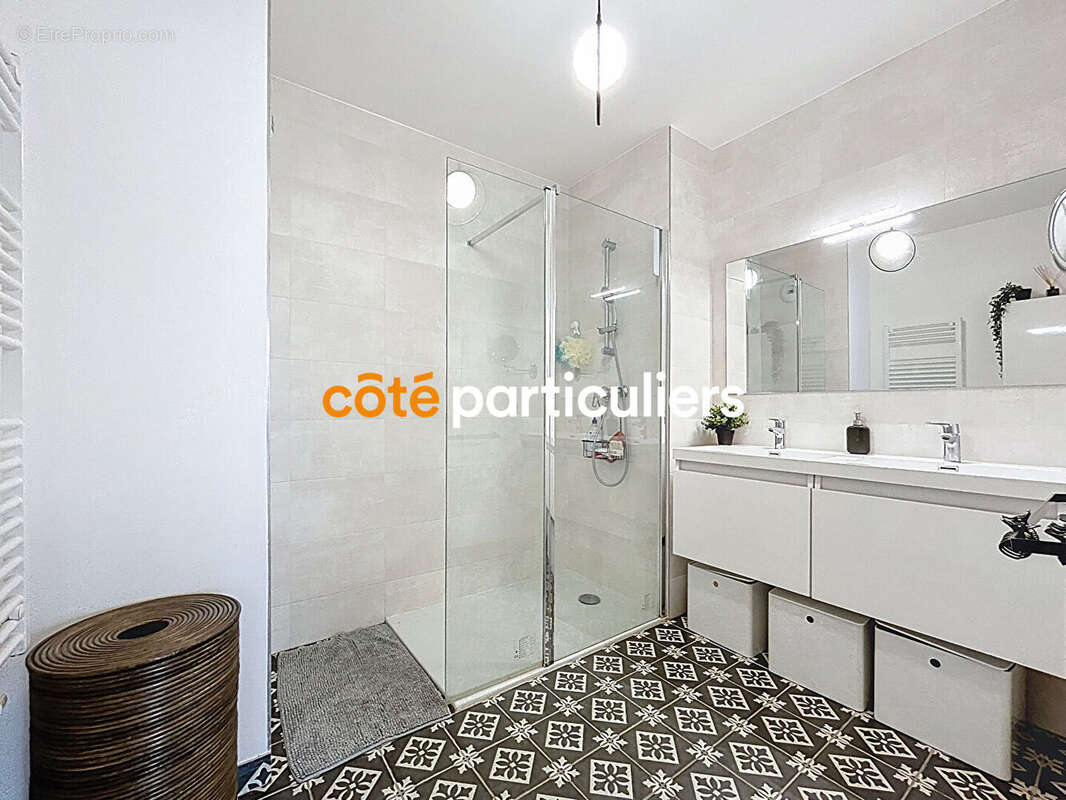 Appartement à SAINT-MAUR-DES-FOSSES