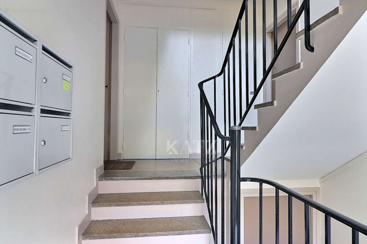 Appartement à CHARENTON-LE-PONT